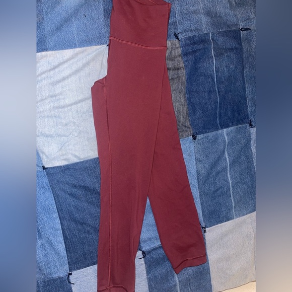 Lululemon leggings size 4 - Picture 3 of 4